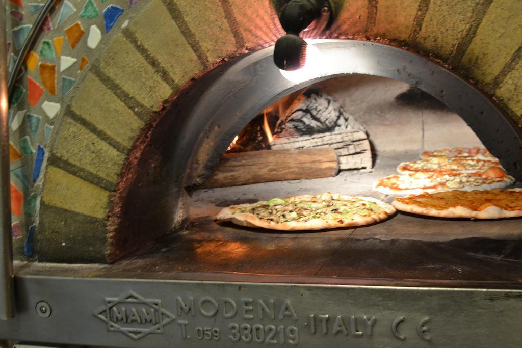 Albergo Ristorante Mancinelli Fossombrone Esterno foto
